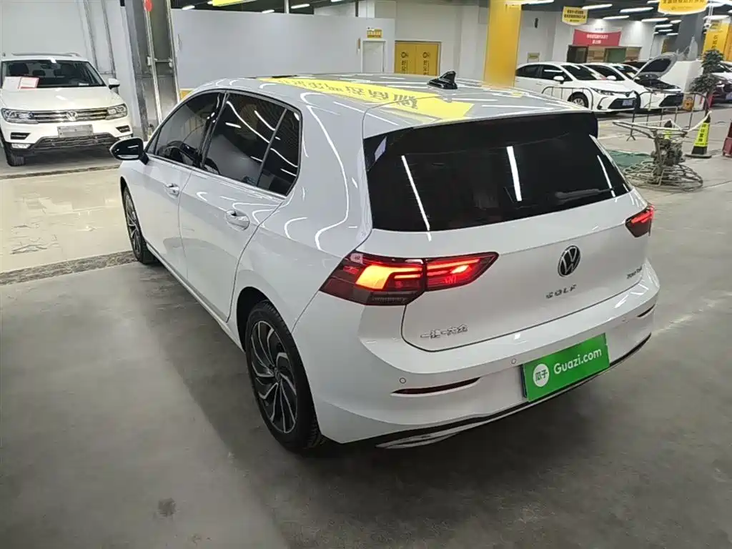 Volkswagen Golf 2023 Facelift 280TSI DSG Pro фото 5
