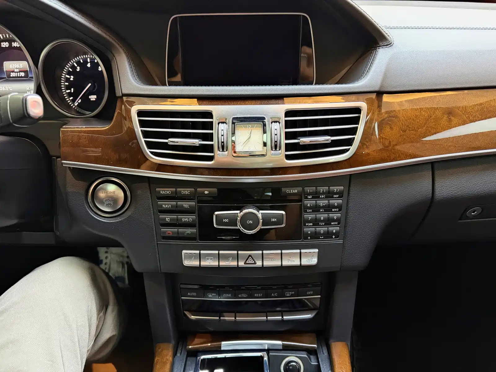 صورة 17 - Mercedes-Benz E-Class