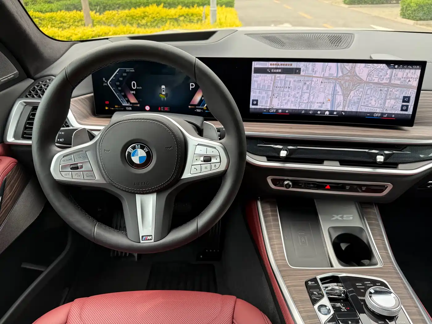 BMW X5 2025 Model xDrive 40Li Exclusive M Sport Blackout Package фото 10