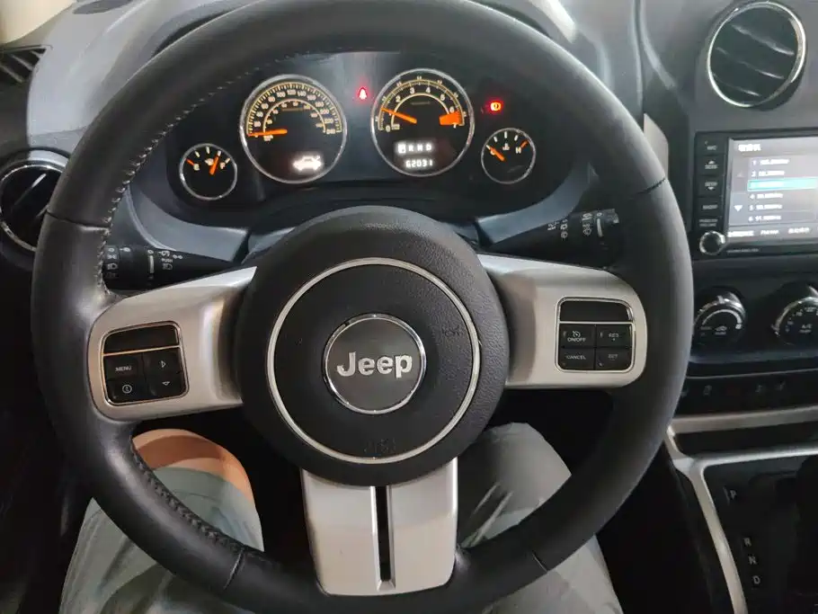 Jeep Compass (Import) 2013 2014 2.0L 2WD Luxury Edition