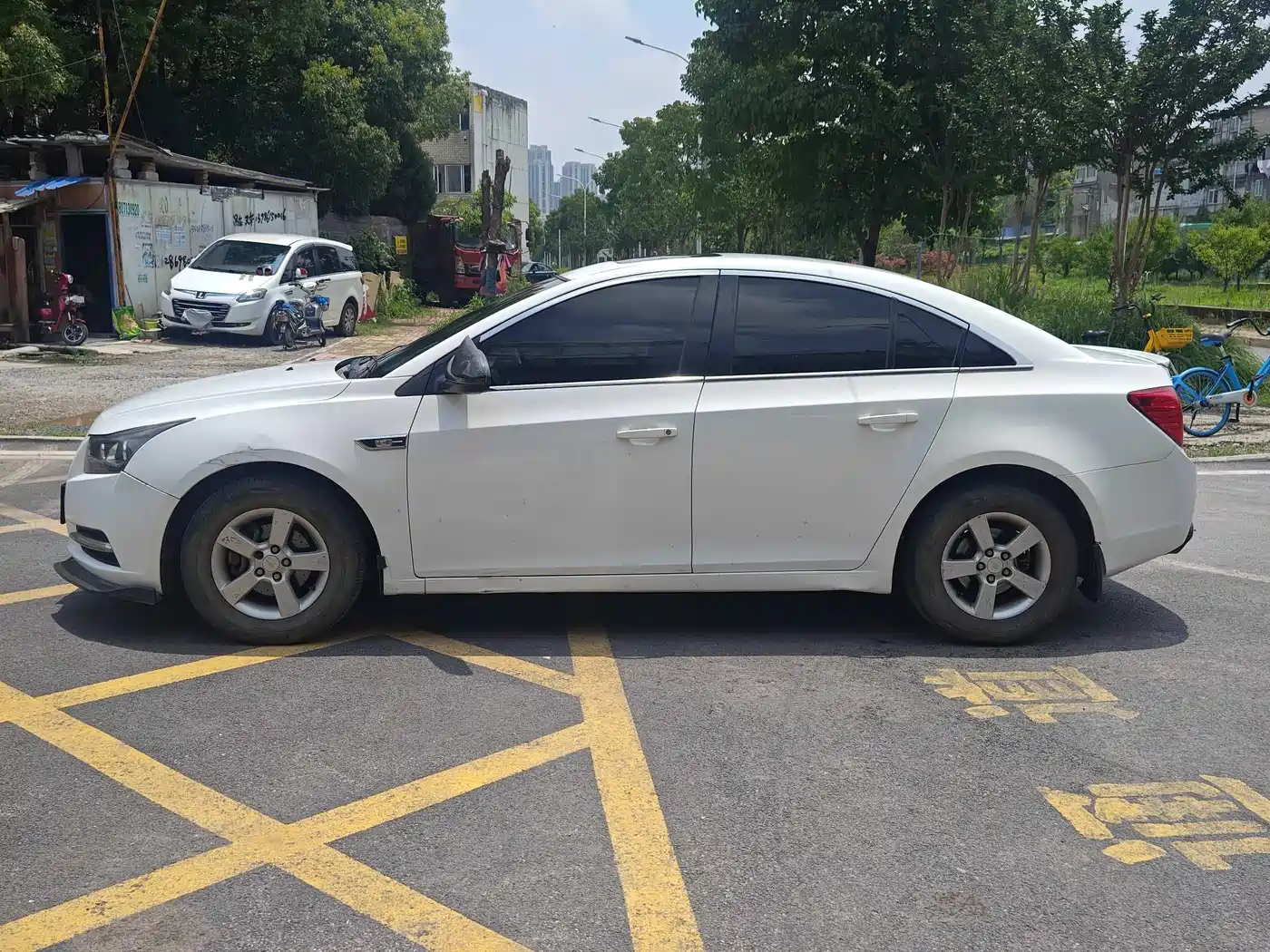 Chevrolet Cruze 2013 1.6L SL Sunroof MT фото 10