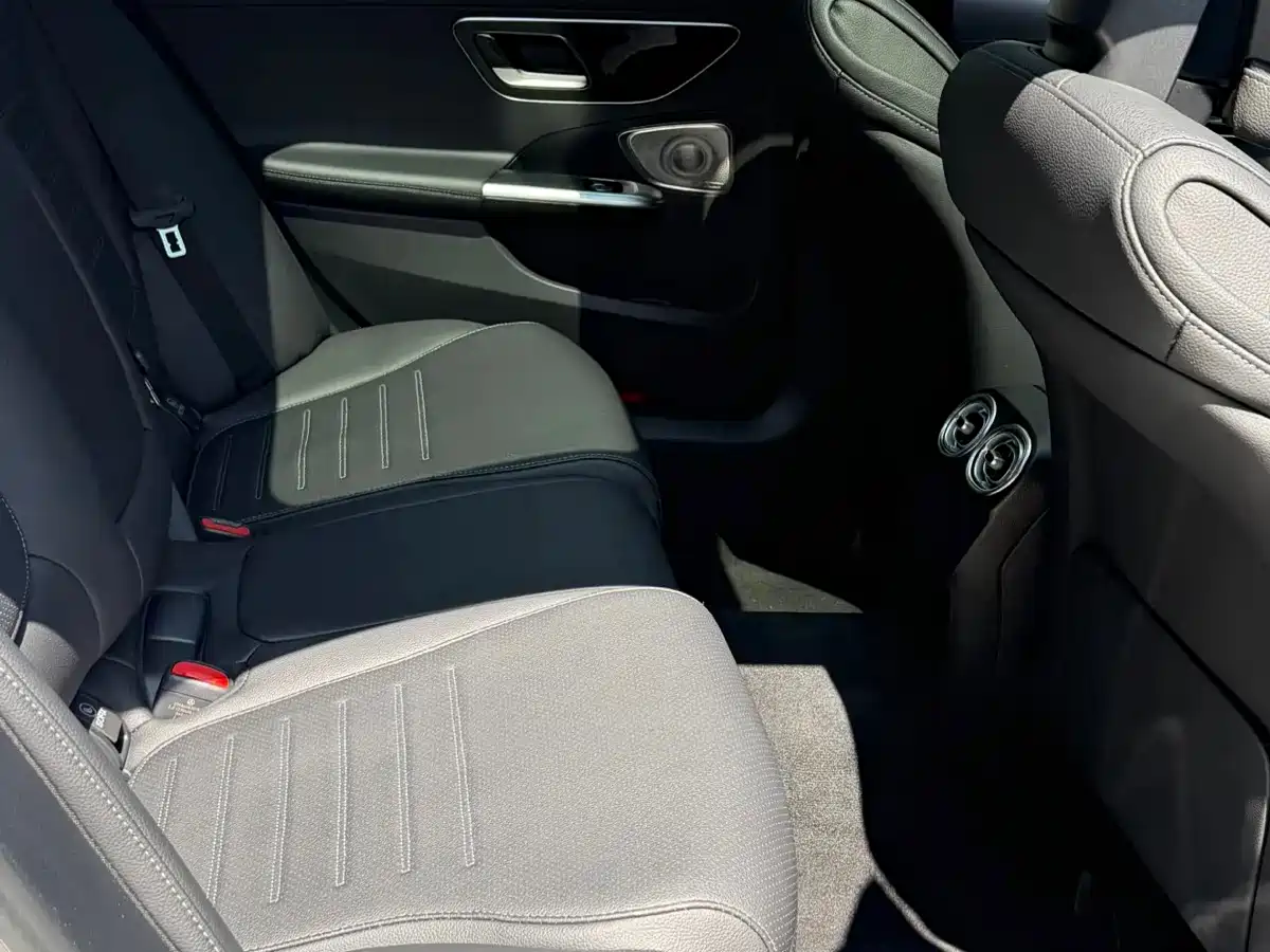Mercedes-Benz C-Class 2023 C 260 L Sport фото 11