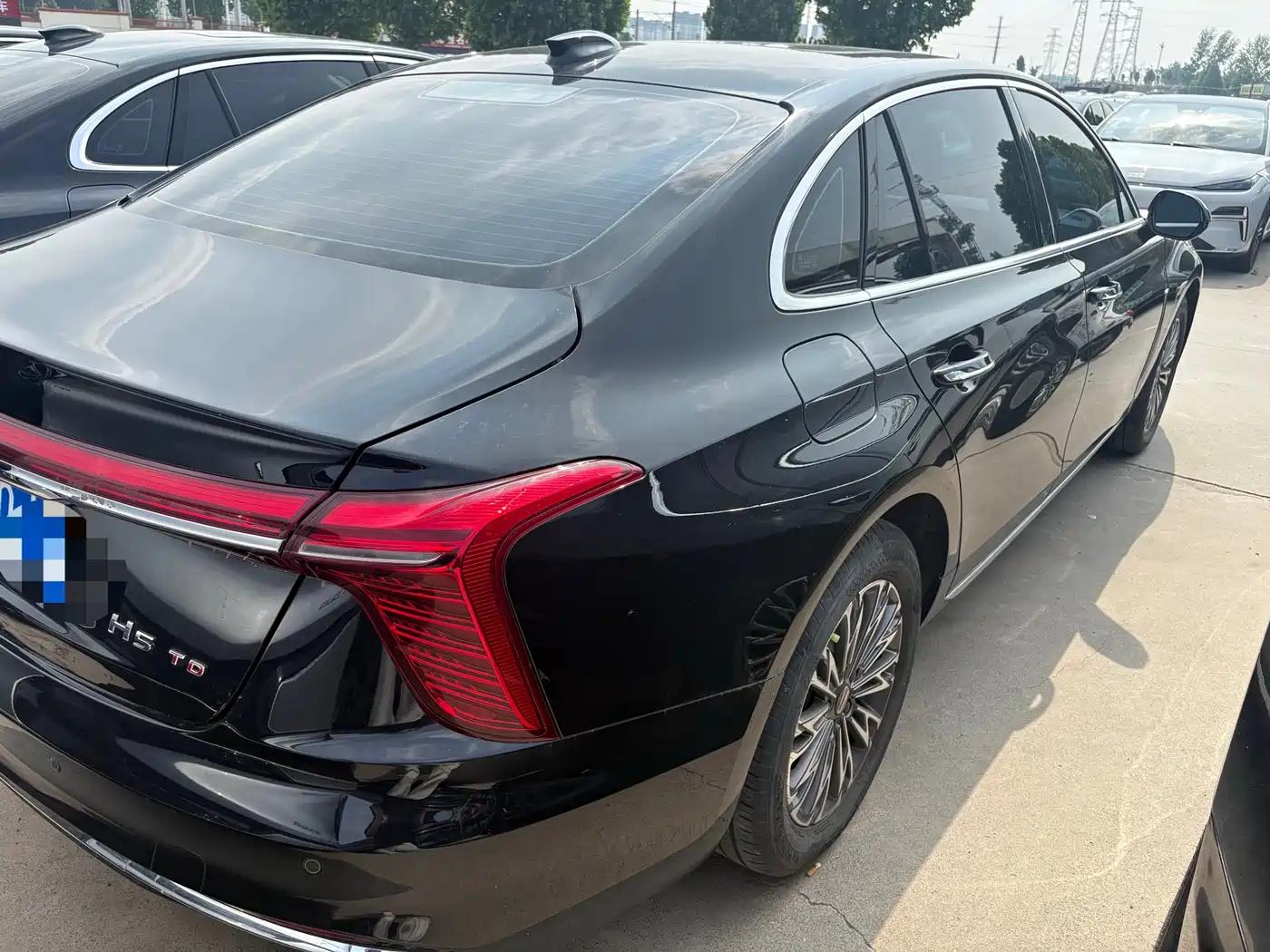 Hongqi H5 2025 1.5T DCT Qiyue 500,000 Units Commemorative Edition фото 9