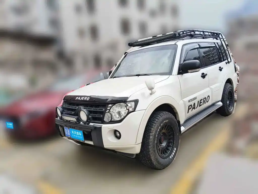 Mitsubishi Pajero (Import)