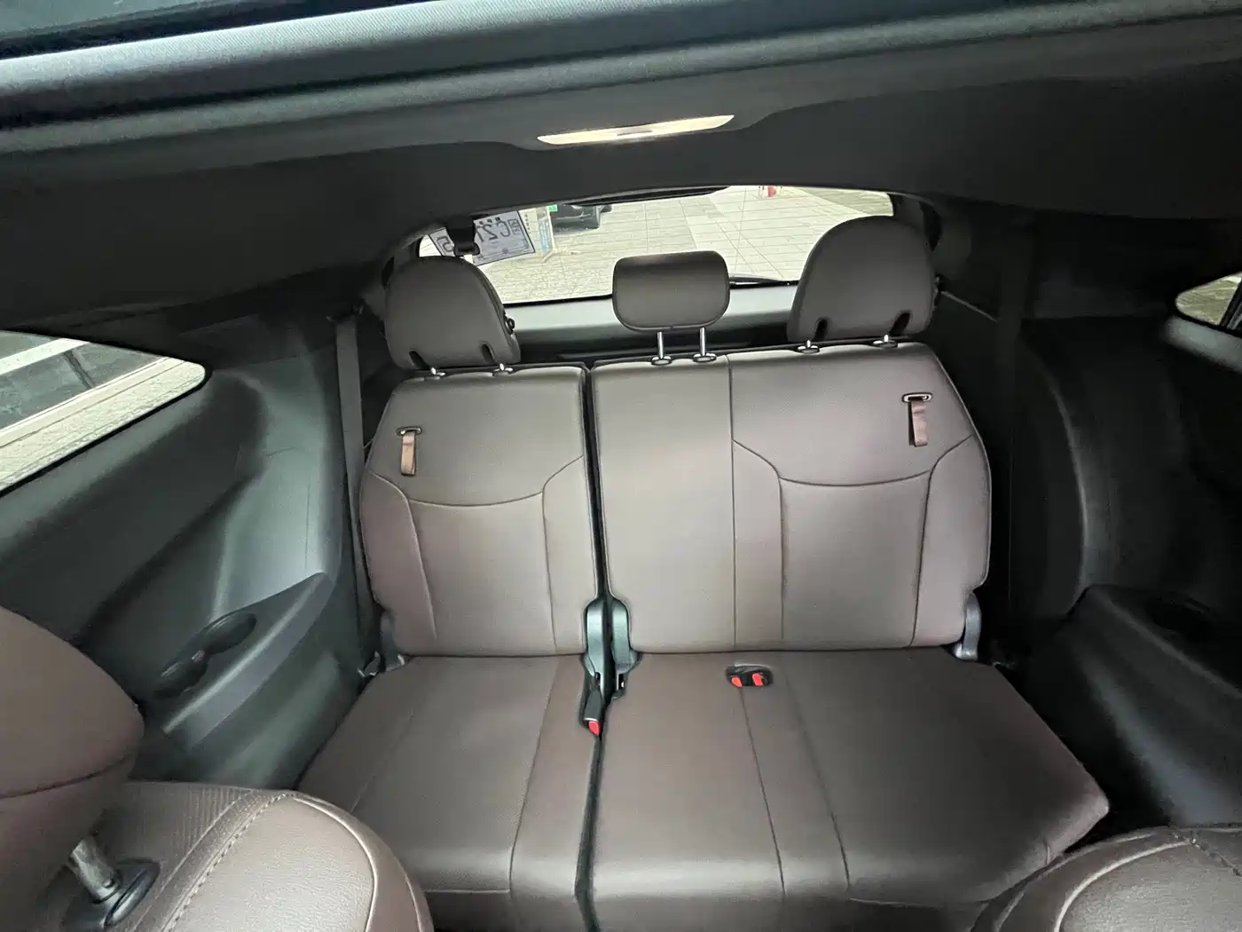 Toyota Sienna 2021 2.5L Hybrid Platinum Edition фото 11