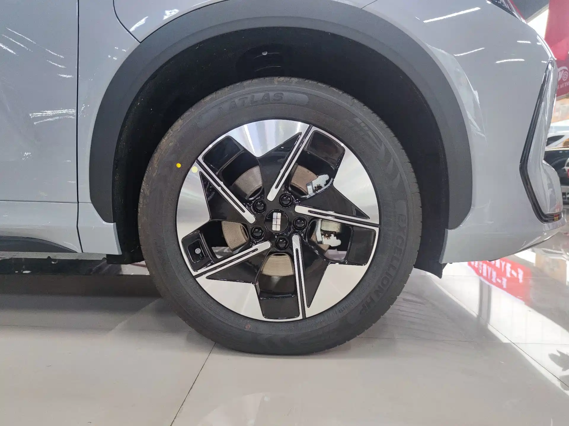 Photo 7 - Geely Galaxy Galaxy E5
