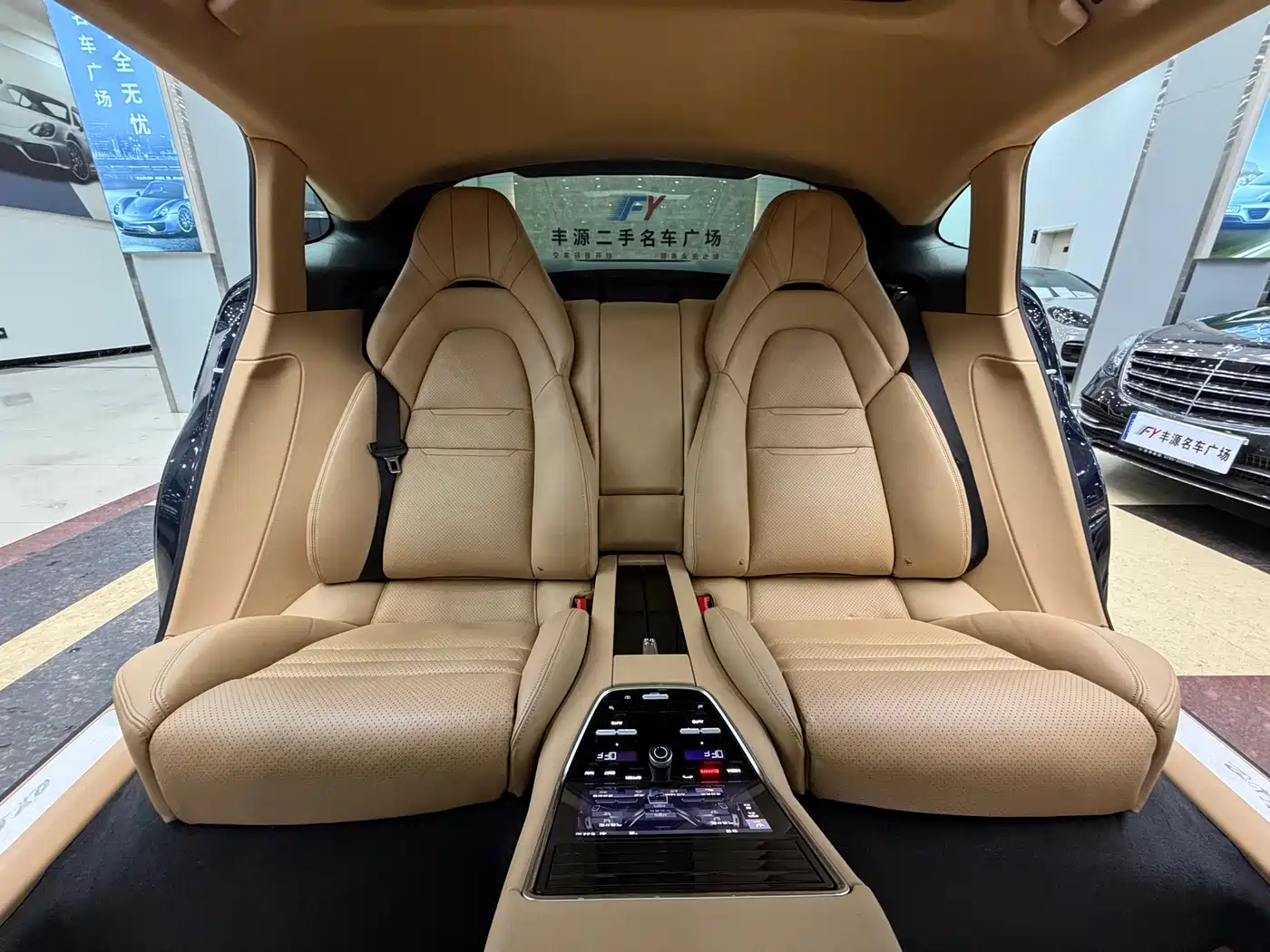 Porsche Panamera 2017 Panamera Executive Long Wheelbase 3.0T фото 14