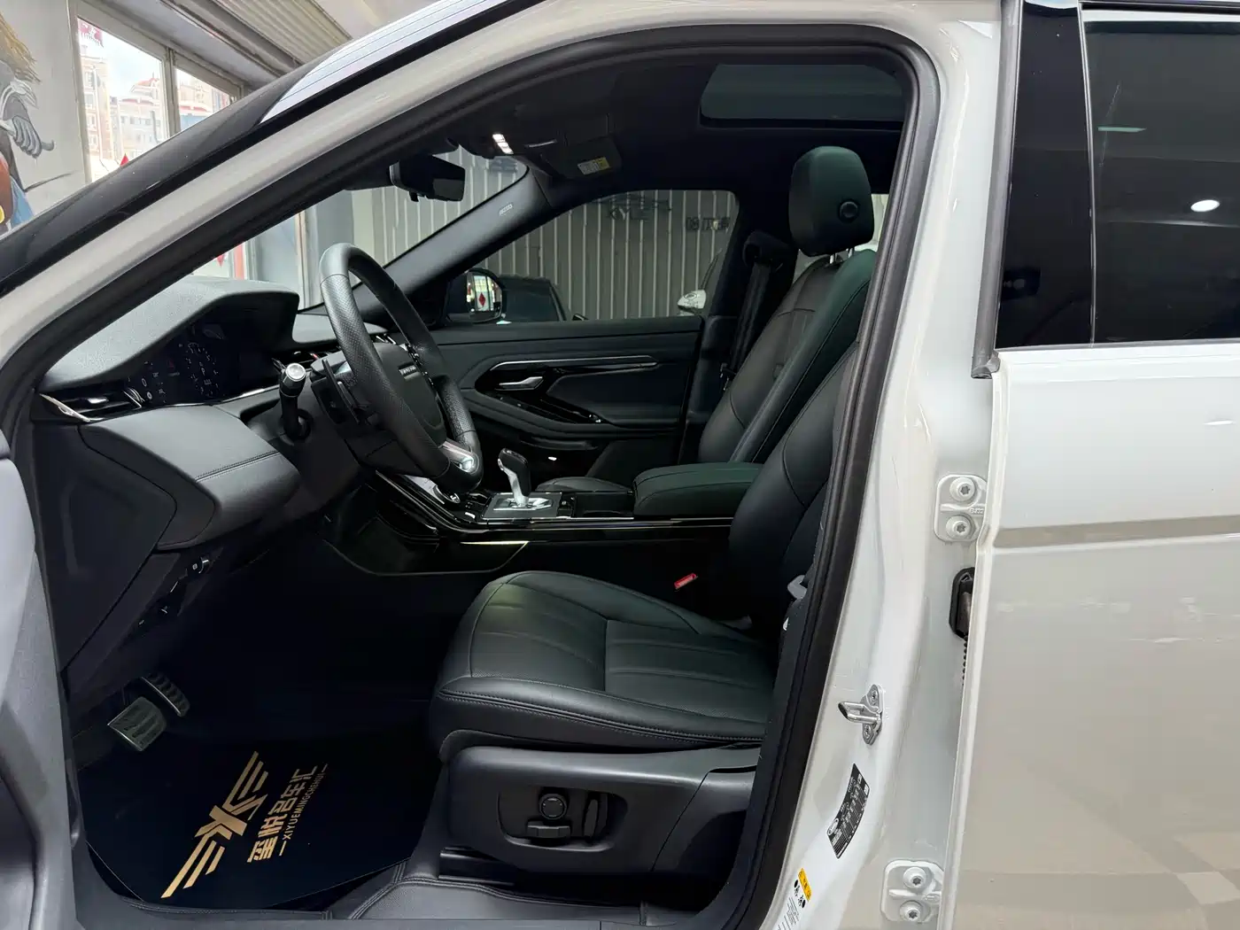 Land Rover Range Rover Evoque 2020 Model 249PS R-DYNAMIC S Gloss Black Sport Tech Edition фото 12