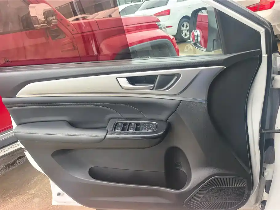 Haval M6 2021 PLUS 1.5T DCT Luxury Smart Connect фото 7