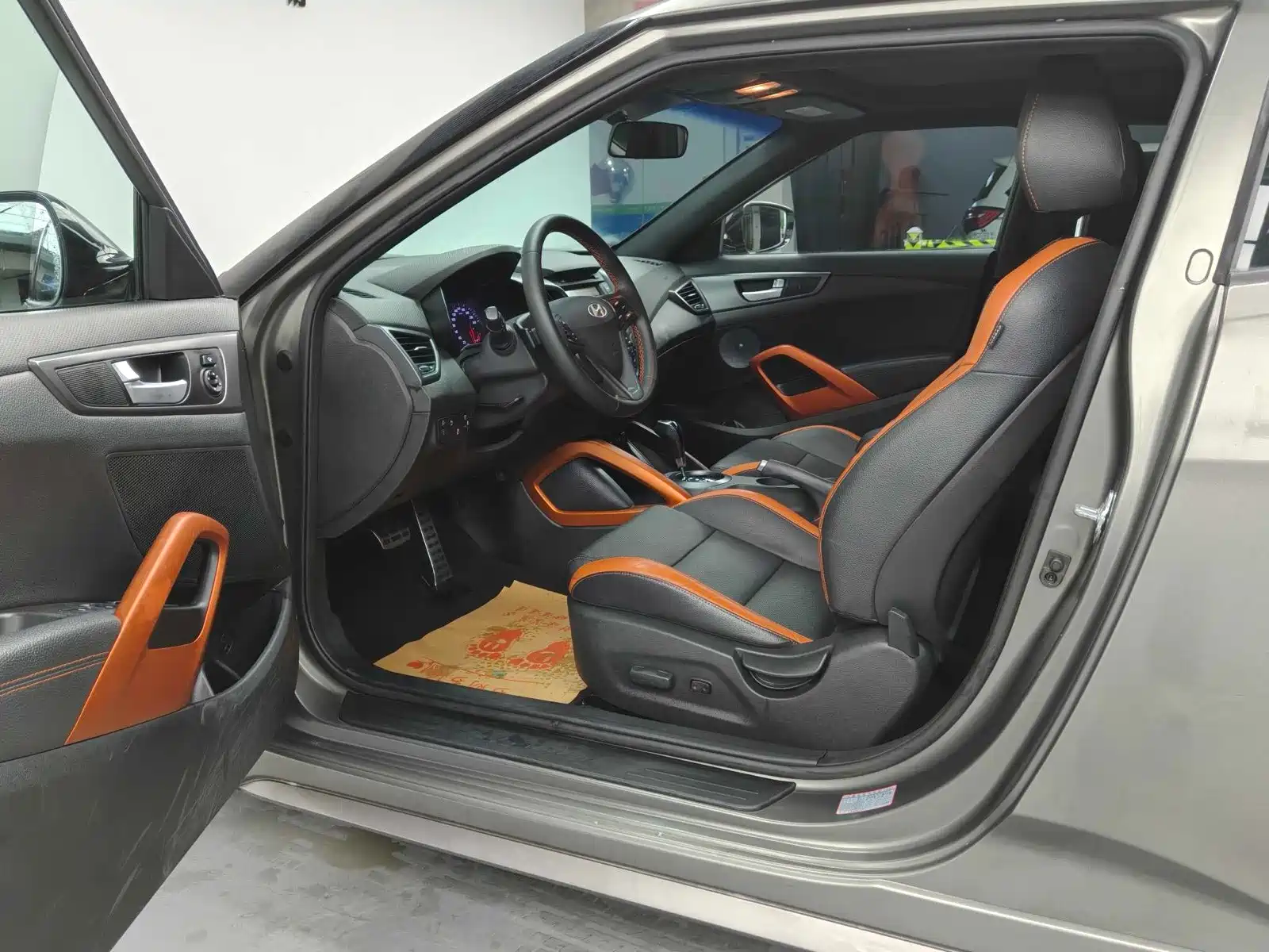 صورة 11 - Hyundai Veloster