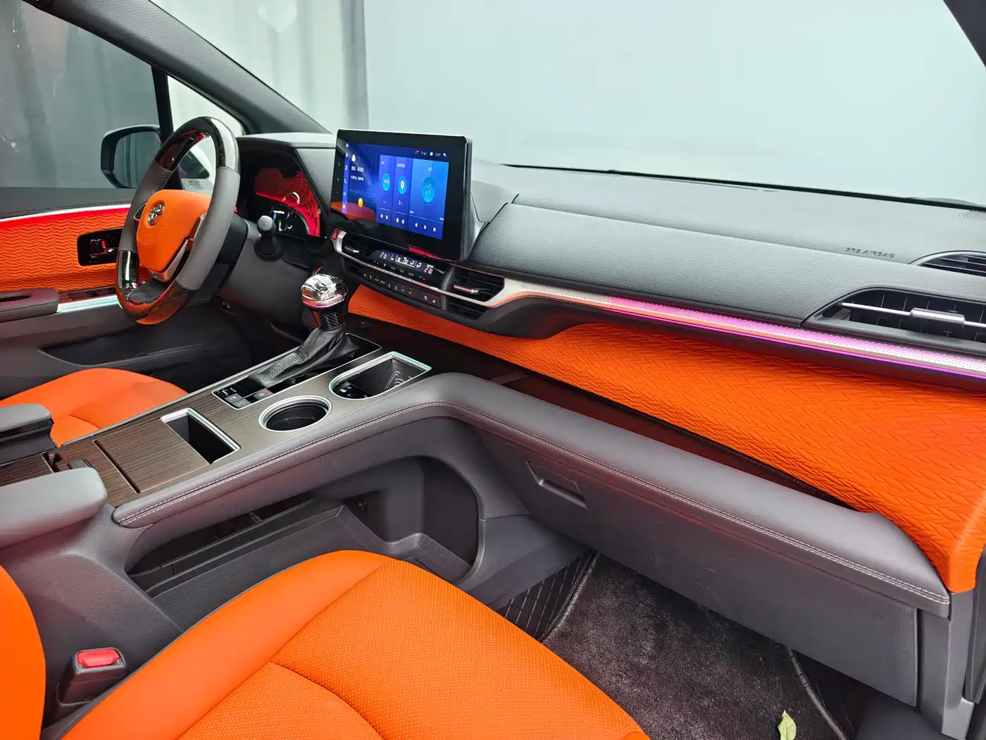 TOYOTA SIENNA