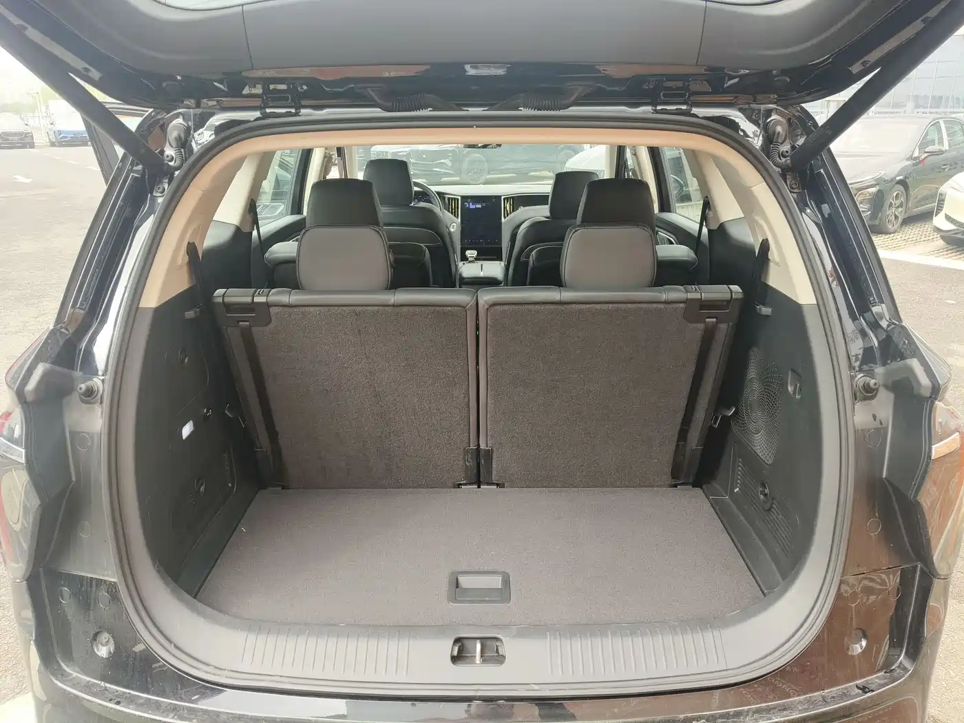 Hongqi HS7 PHEV 2024 2.0T PHEV 4WD Flagship Edition 6-seater фото 6