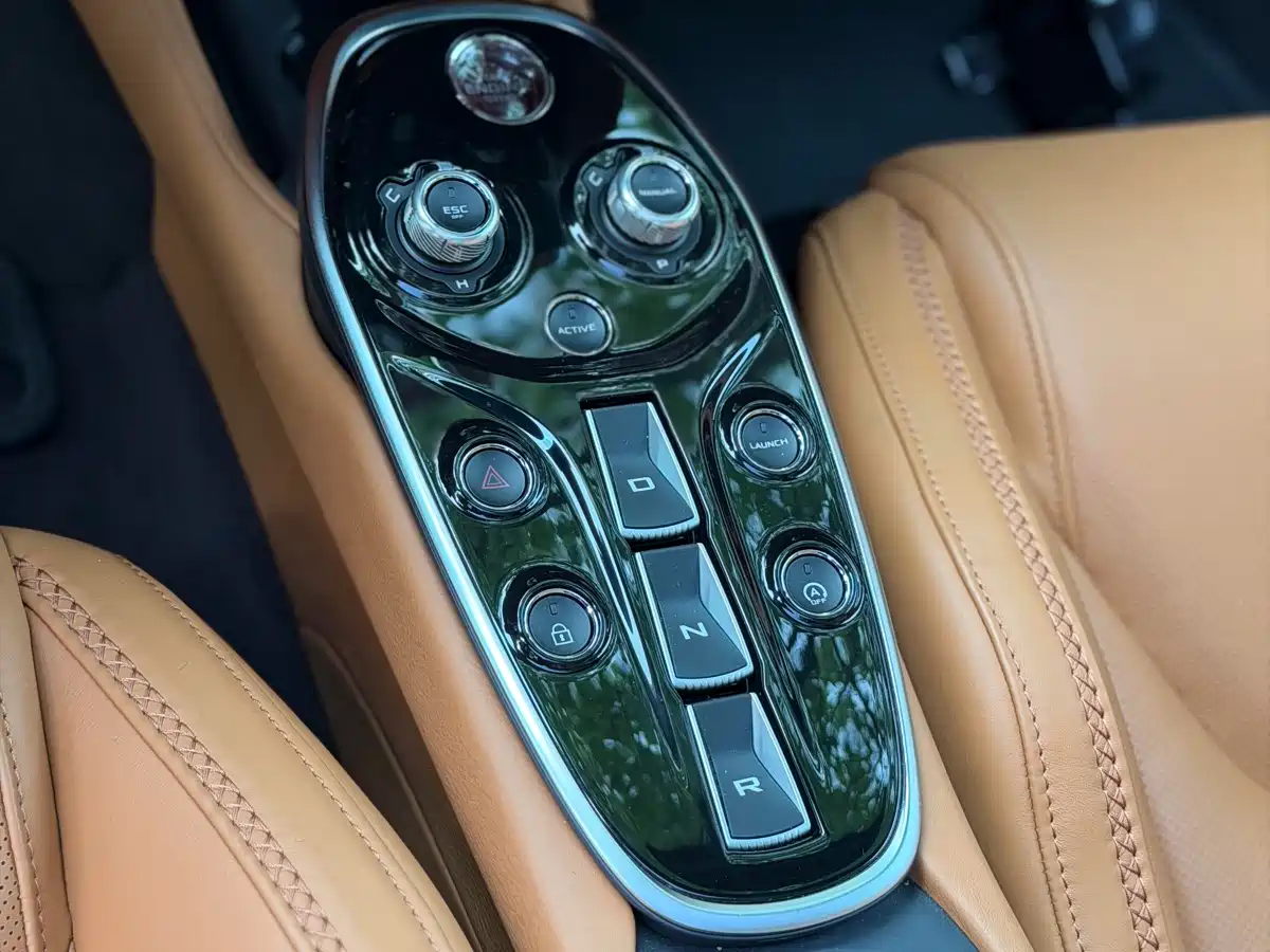 McLaren GT 2023 4.0T Standard Model фото 12