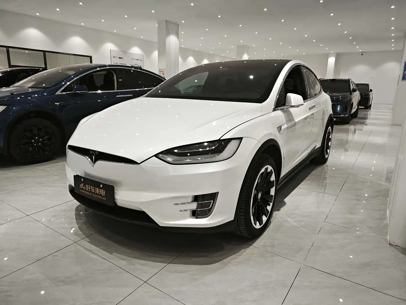 TESLA MODEL X
