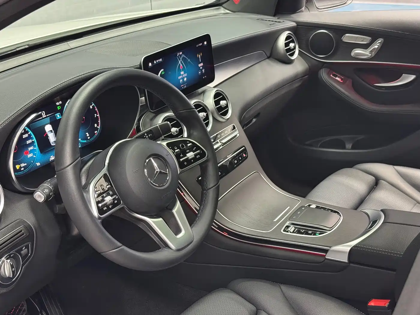 Mercedes-Benz GLC Coupe 2021 GLC 300 4MATIC Coupe SUV фото 23