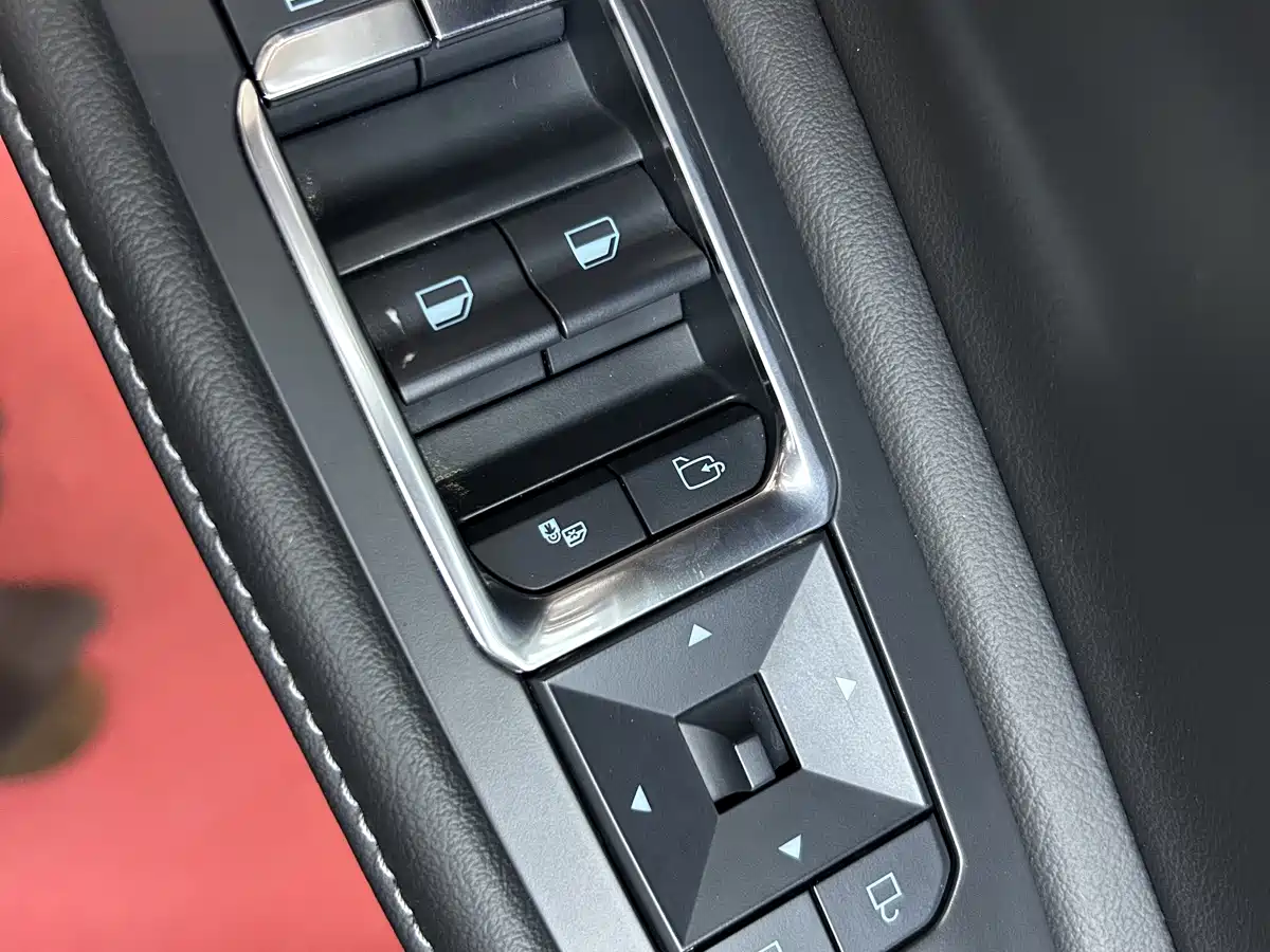Фото 16 - Ford Edge