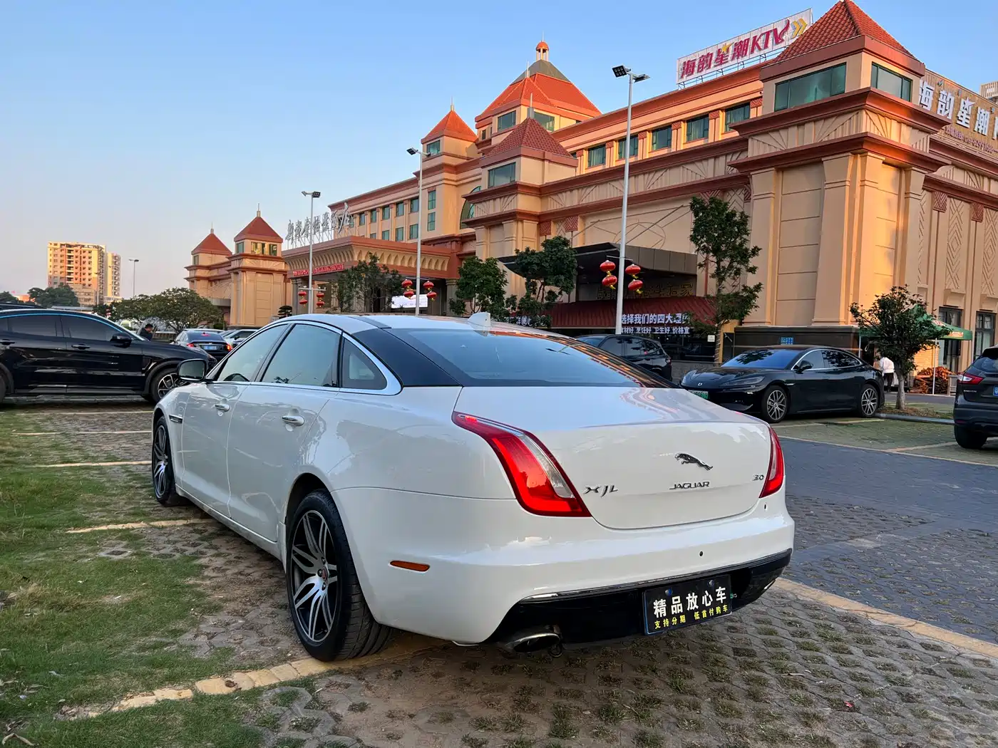 Jaguar XJ 2018 XJL 3.0 SC 2WD Elegant Business Edition фото 4