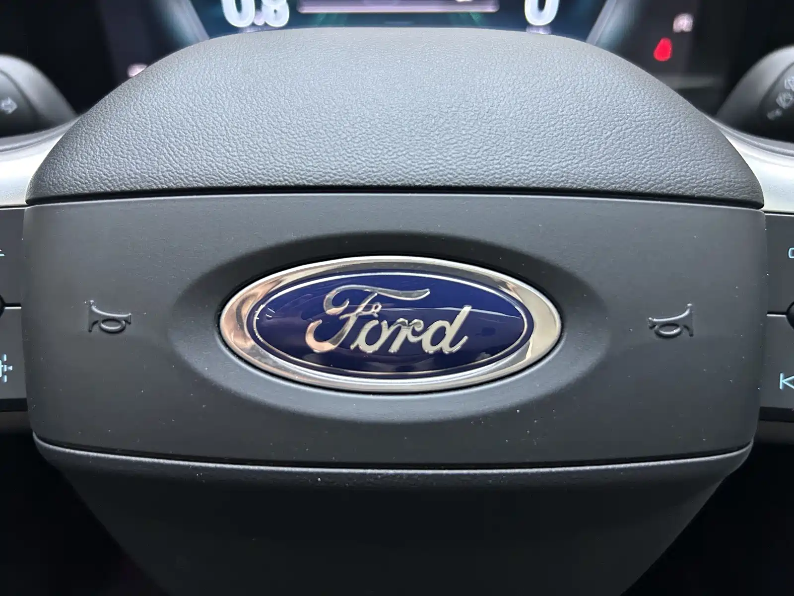 Фото 22 - Ford Edge