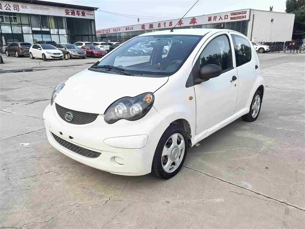 Фото 1 - BYD F0