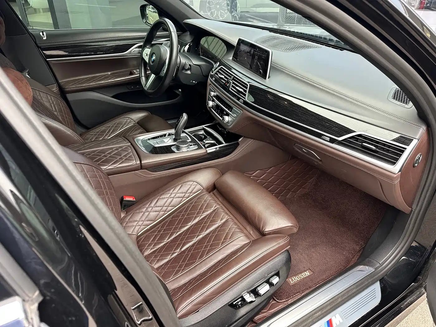 BMW 7 Series 2019 Facelift 740Li Leading M Sport Package фото 6