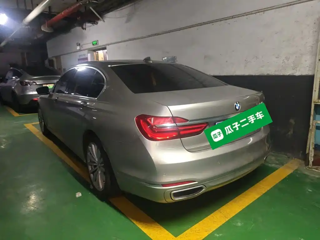 Фото 25 - BMW 7 Series