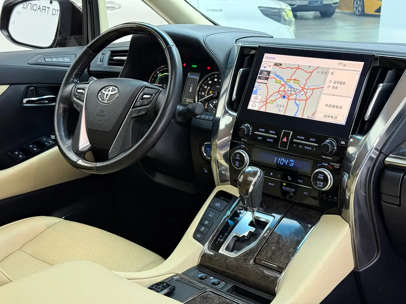 Toyota Alphard 2021 Hybrid 2.5L Premium фото 5