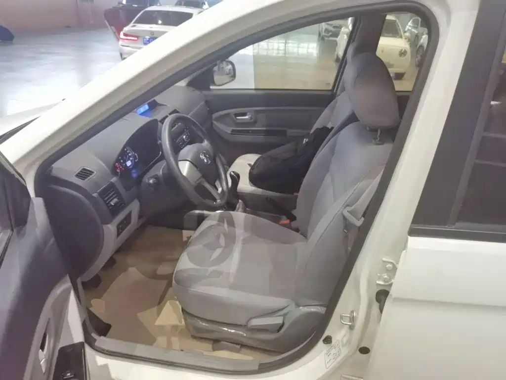 BAIC Weiwang M20 2016 2014 1.5L Utility BJ415A