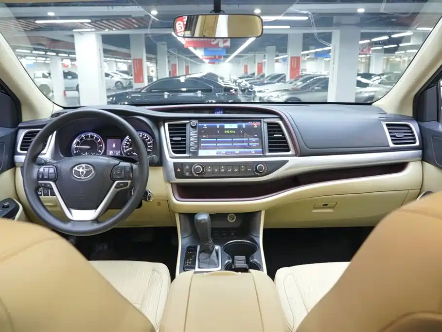 Toyota Highlander 2017 2.0T 4WD Elite 7-Seater фото 17