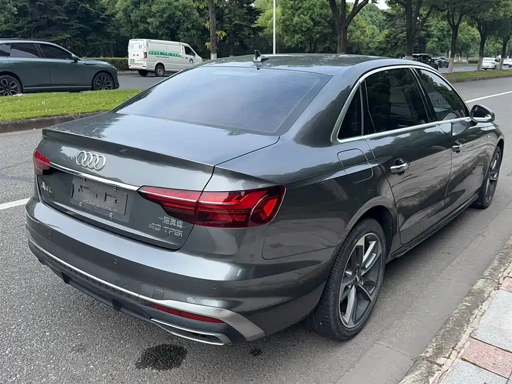 Audi A4L 2020 40 TFSI Fashion Dynamic Edition фото 10