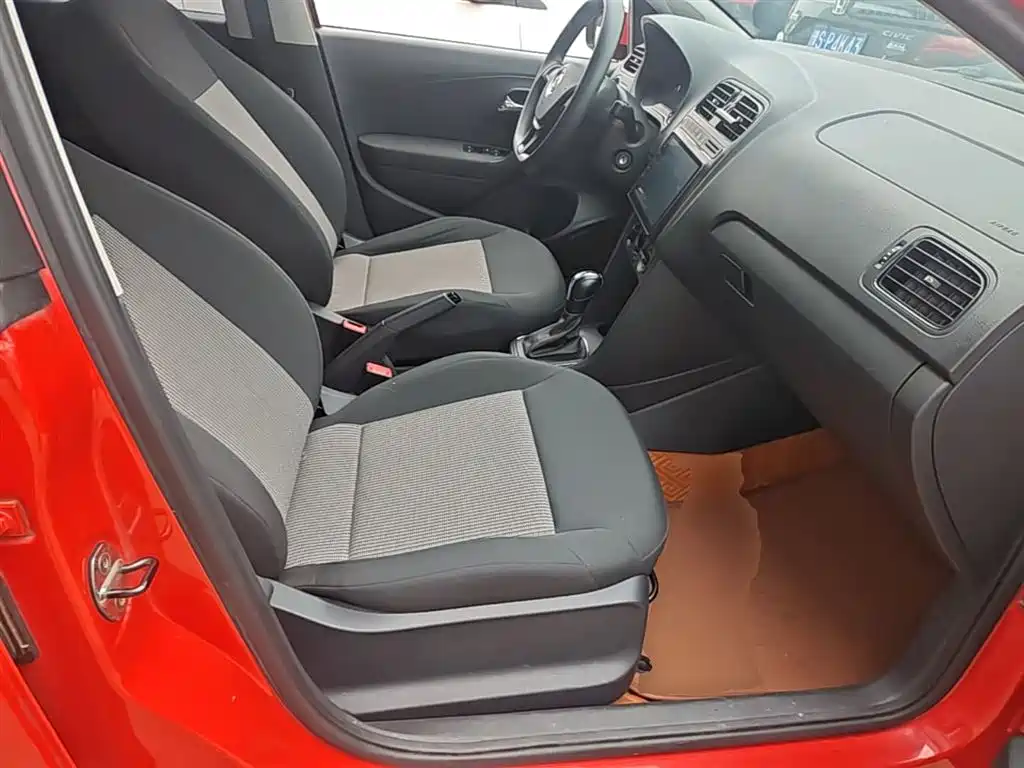 Volkswagen Polo 2018 1.5L Auto Safe Drive фото 25