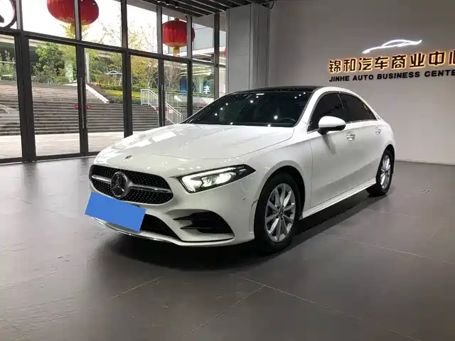  Mercedes-Benz Mercedes-Benz A-Class 2021 A 200 L Sport Sedan Fashion Edition