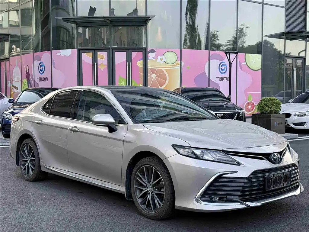 TOYOTA CAMRY