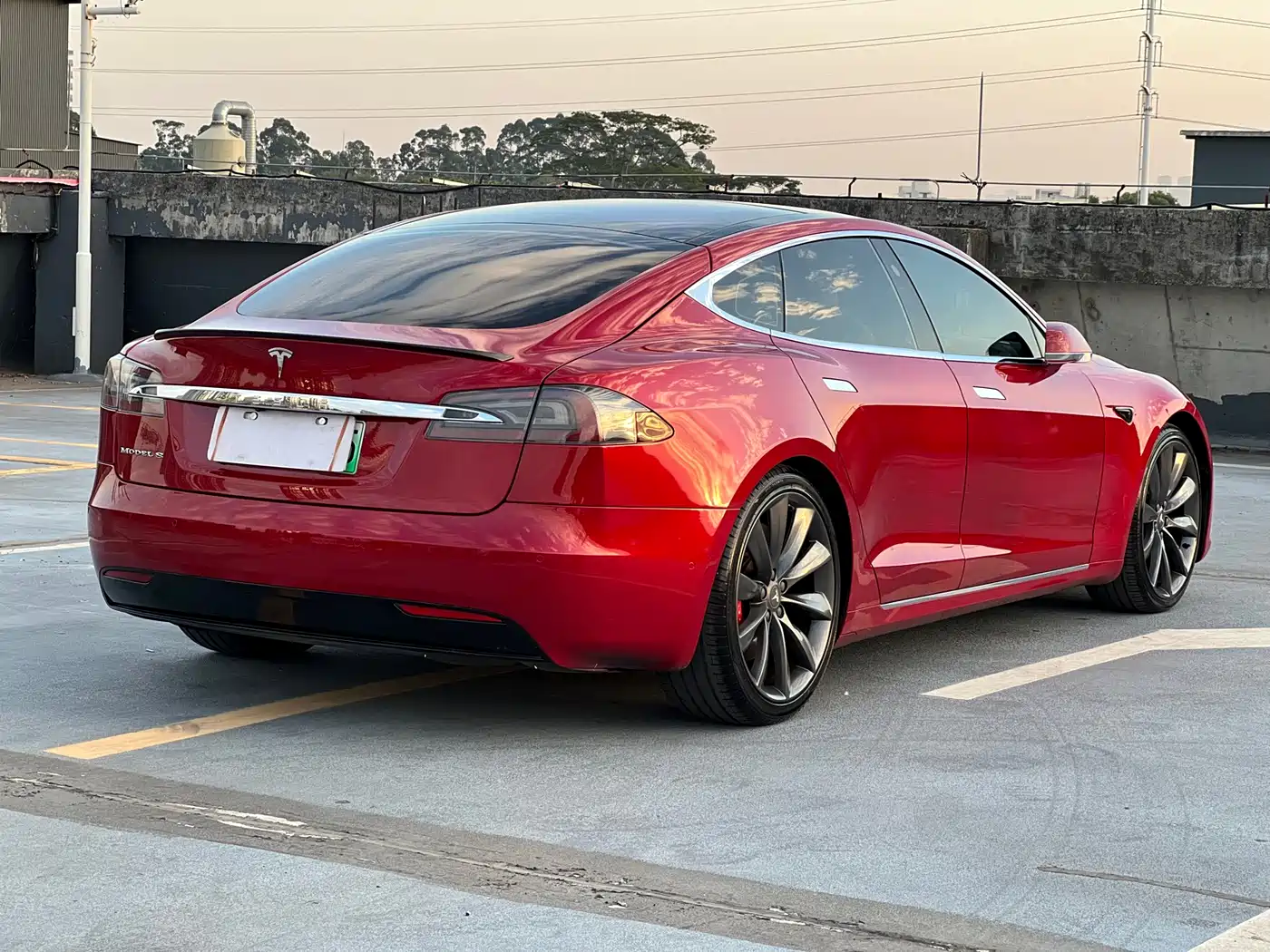 TESLA MODEL S