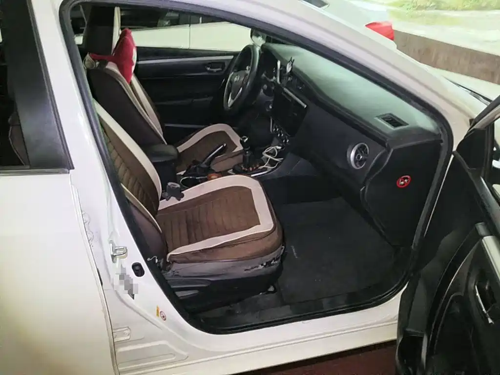 Photo 13 - Toyota Corolla