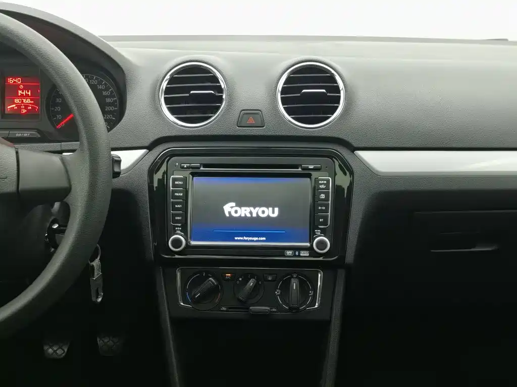 Photo 12 - Volkswagen Jetta