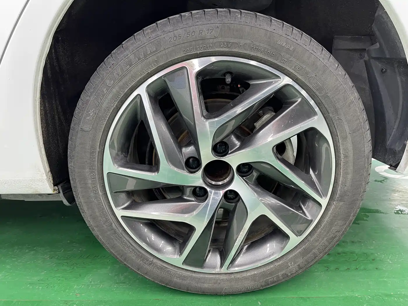 BYD Qin New Energy 2018 Qin EV450 Smart Connected Premium Edition фото 27