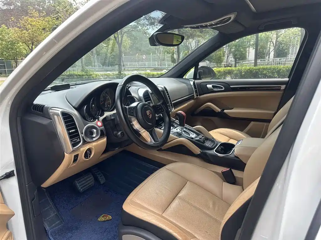 Porsche Cayenne 2014 Cayenne Platinum Edition 3.0T фото 4