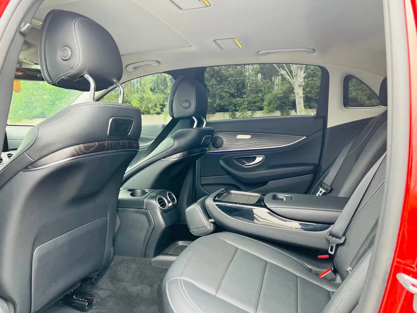 Mercedes-Benz E-Class 2016 E 300 L Sport Fashion Type фото 6