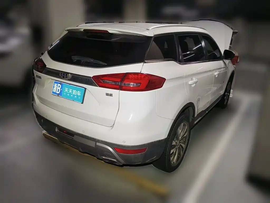 Фото 2 - Geely Boyue