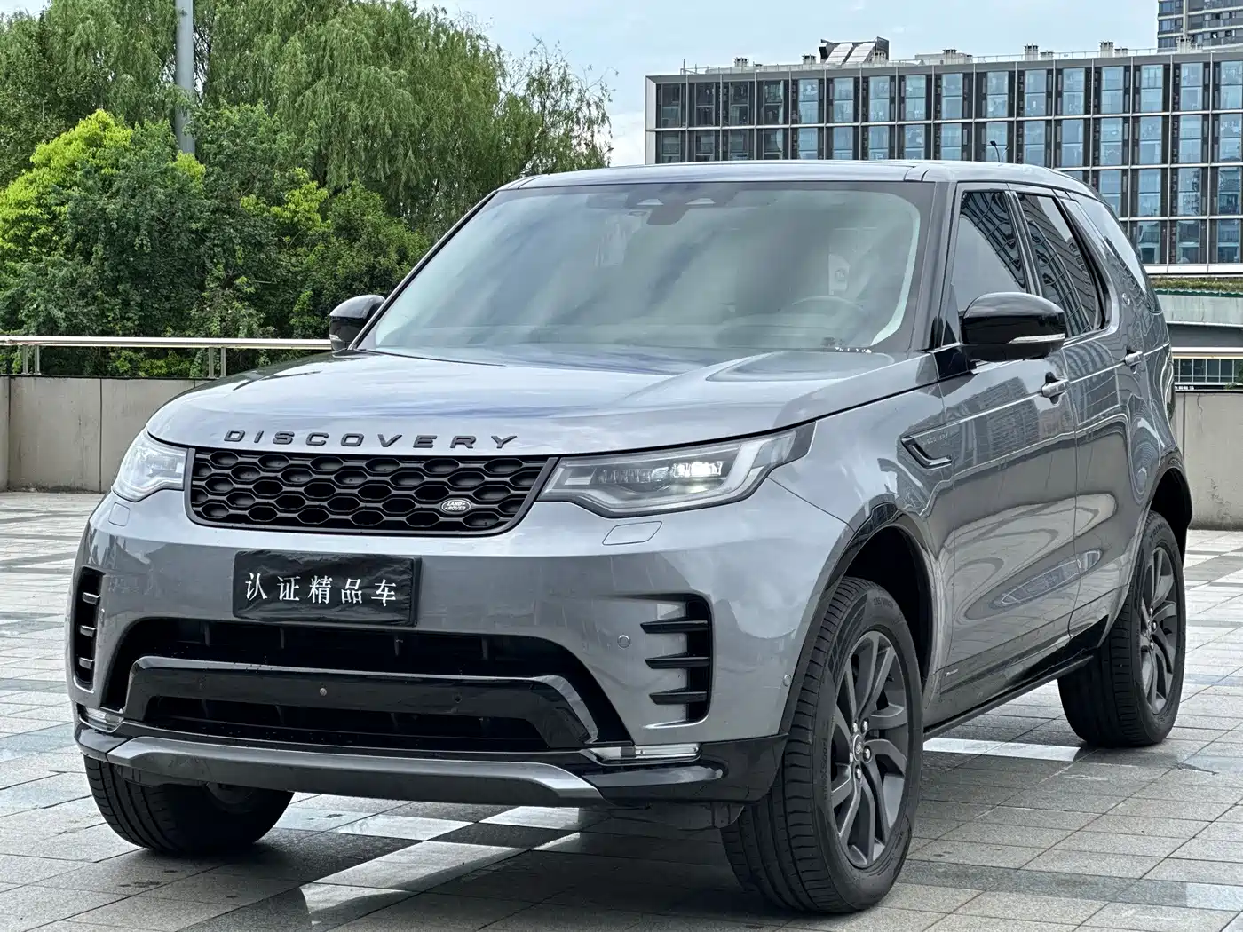Фото 1 - Land Rover Discovery