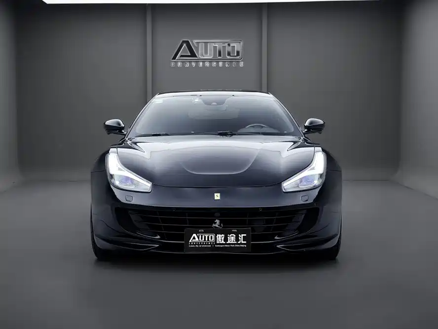Фото 2 - Ferrari GTC4Lusso