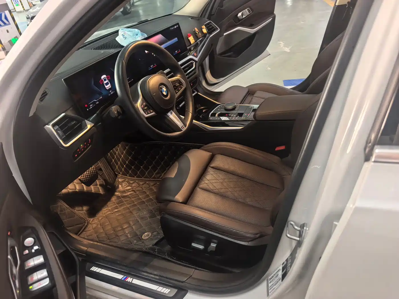 BMW 3 Series 2023 320Li M Sport Package фото 7