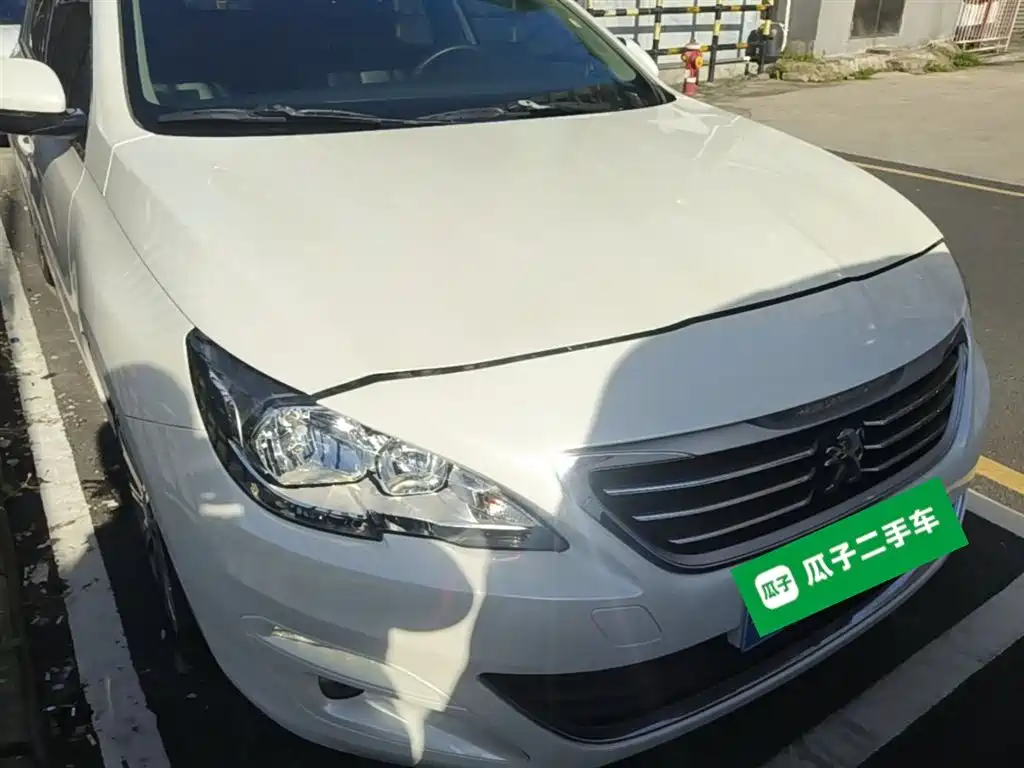 Peugeot 408 2016 1.6T Automatic Luxury Edition фото 4