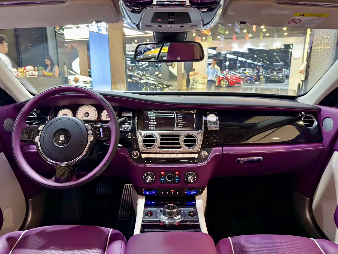 ROLLS-ROYCE PHANTOM