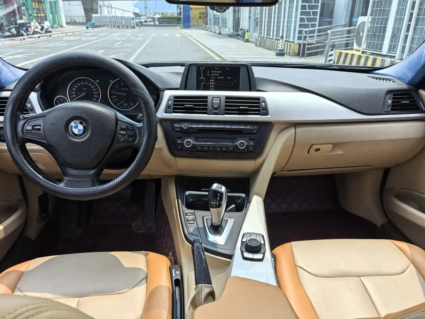 BMW 3 Series (Import) 2013 320i Sport Design Package фото 9