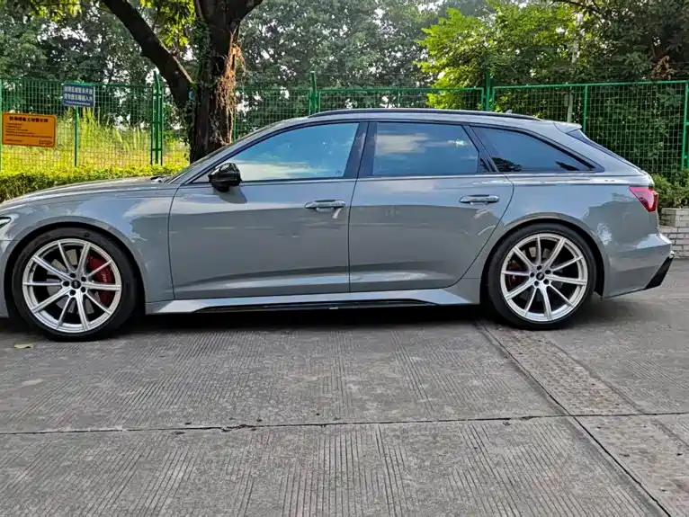 Photo 7 - Audi RS 6