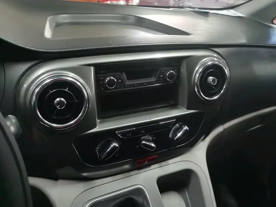 JAC Refine M3 2018 2015 Maker Edition 1.6L Luxury