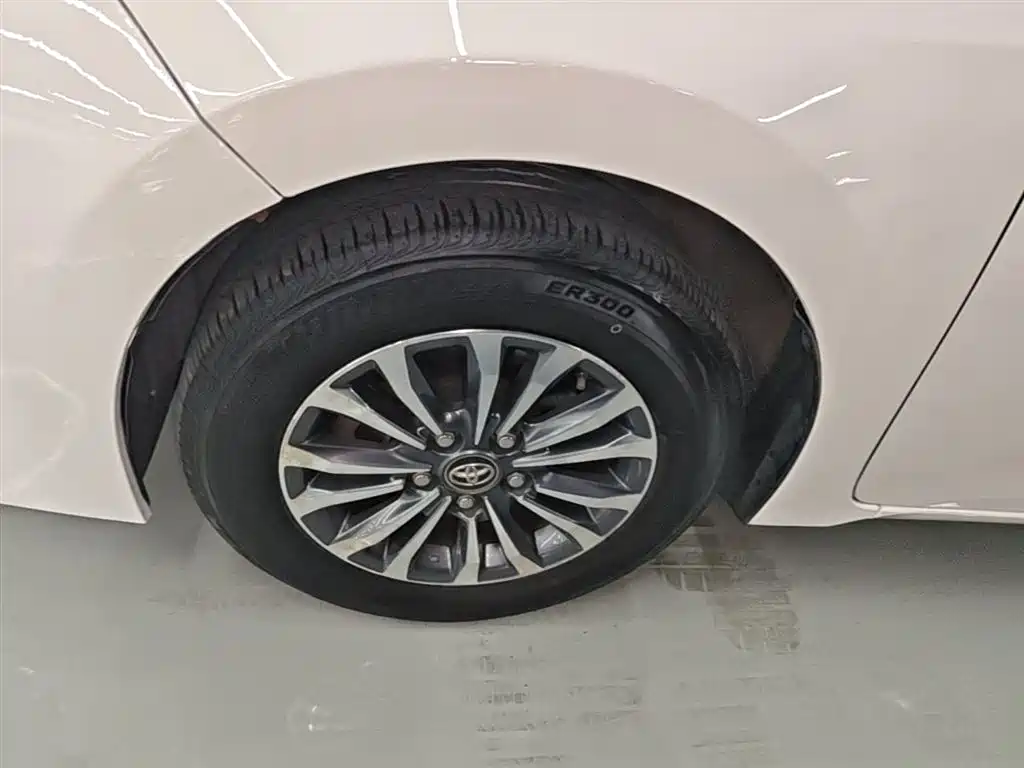 Toyota Corolla 2018 1.2T S-CVT GL Smart Edition фото 23