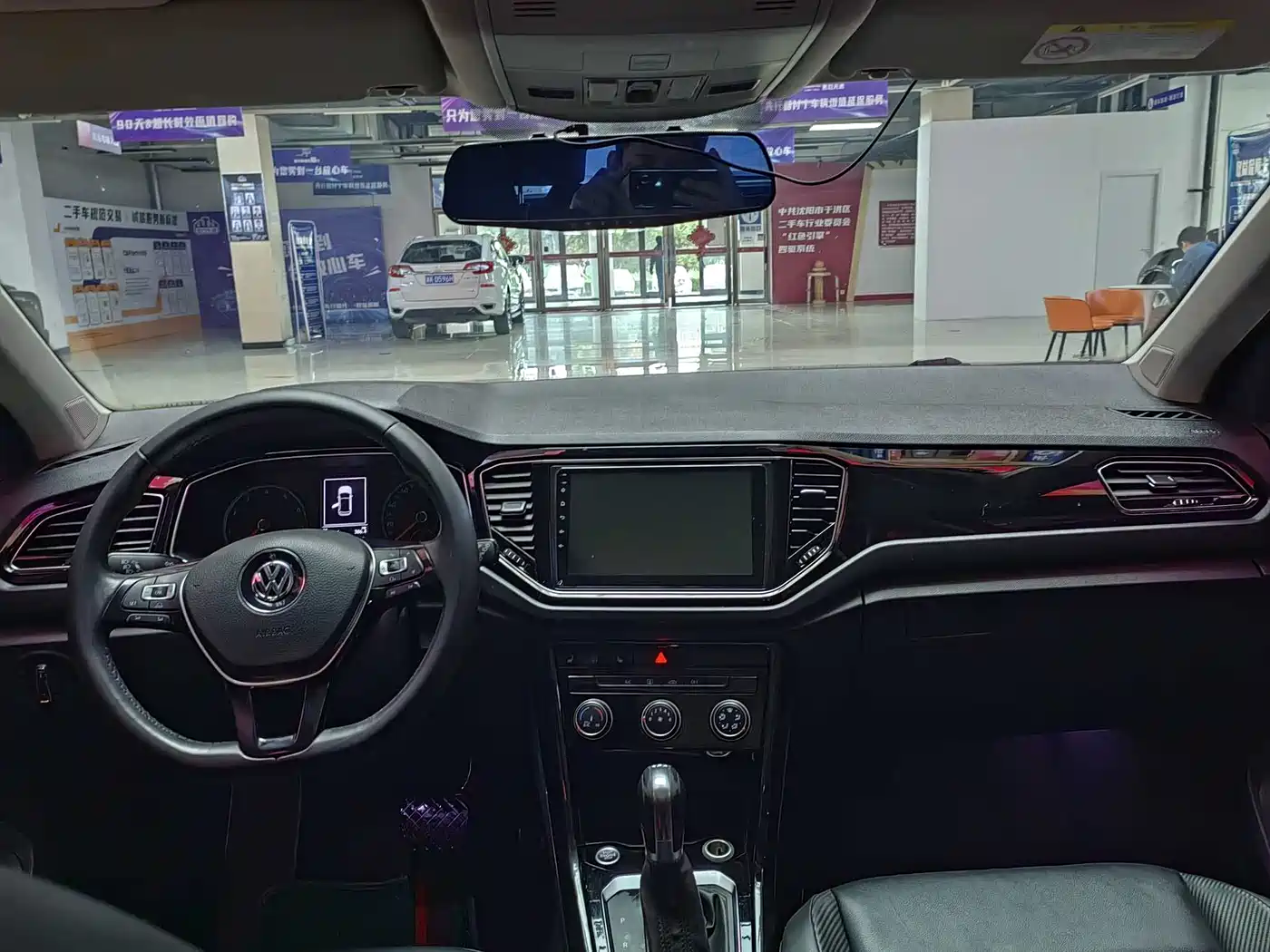 Volkswagen T-ROC 2018 280TSI DSG 2WD Comfort (China V) фото 5