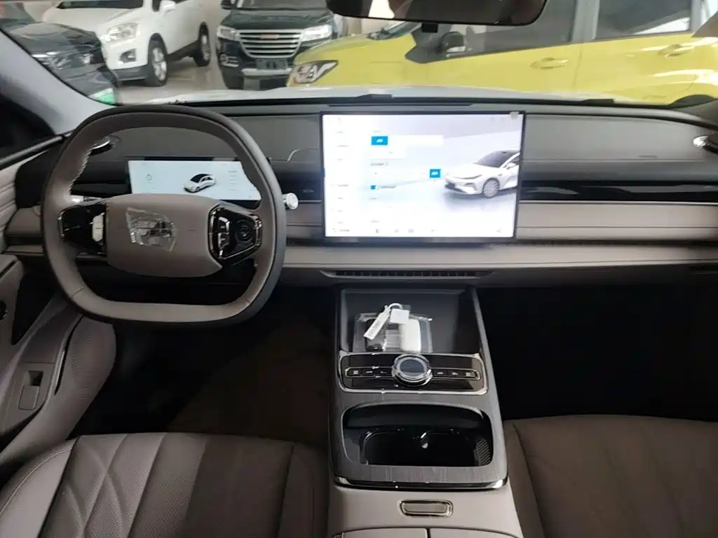 Geely Galaxy Galaxy Xingyao 8 2026 2025 60km EM-i Luxury Edition